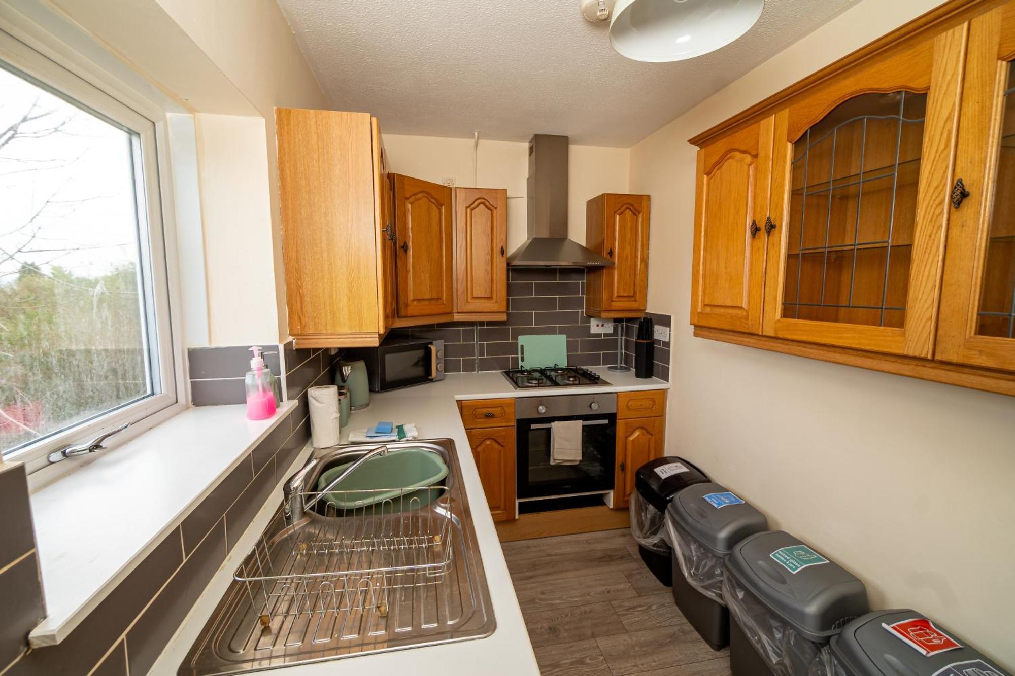 Spacious 4-bedroom With Free Parking - Ideal For Those Working In Ferienhaus Swansea