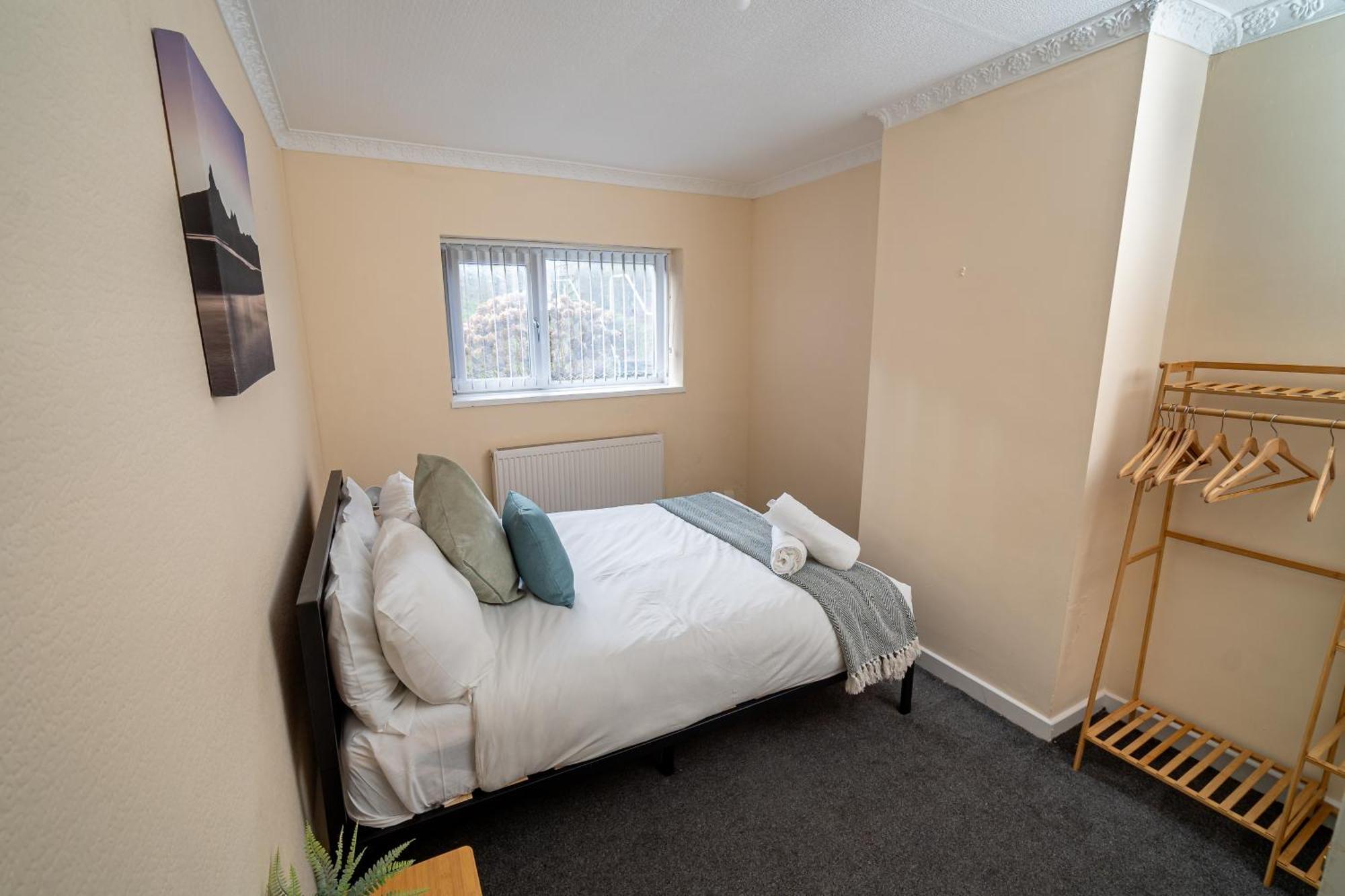 Spacious 4-bedroom With Free Parking - Ideal For Those Working In Ferienhaus Swansea